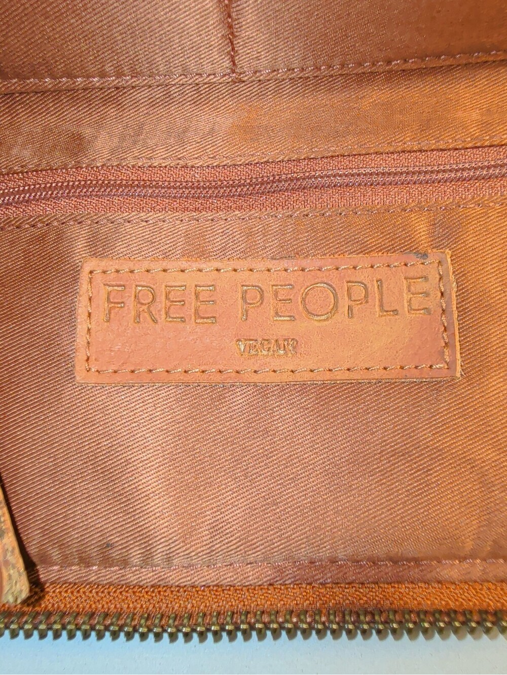 Free People Vegan Leather Zip Wallet Wristlet Womens Boho Fall Casual New - Picture 2 of 9